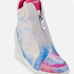 DKNY Christi Zip Wedge Sneakers Jungle Fuschia/blue, Sz 5.5
